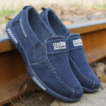 Men's canvas shoes