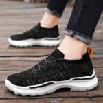 Middle - Aged Mesh Fly Knitting Sneaker Man